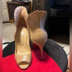 Christian Louboutin beige Peep toe scallop ankle design EU 40.5